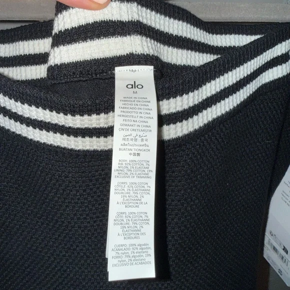 ALO Yoga Women's Black Athletic Shorts with White Trim - Picture 6 of 10